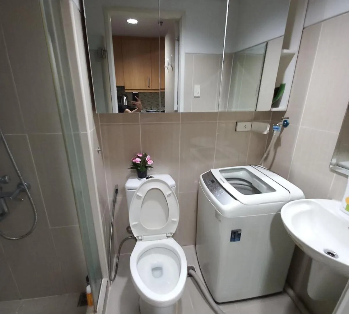 Shell Residences, Moa Complex, Pasay City Manila 0*,  Philippines
